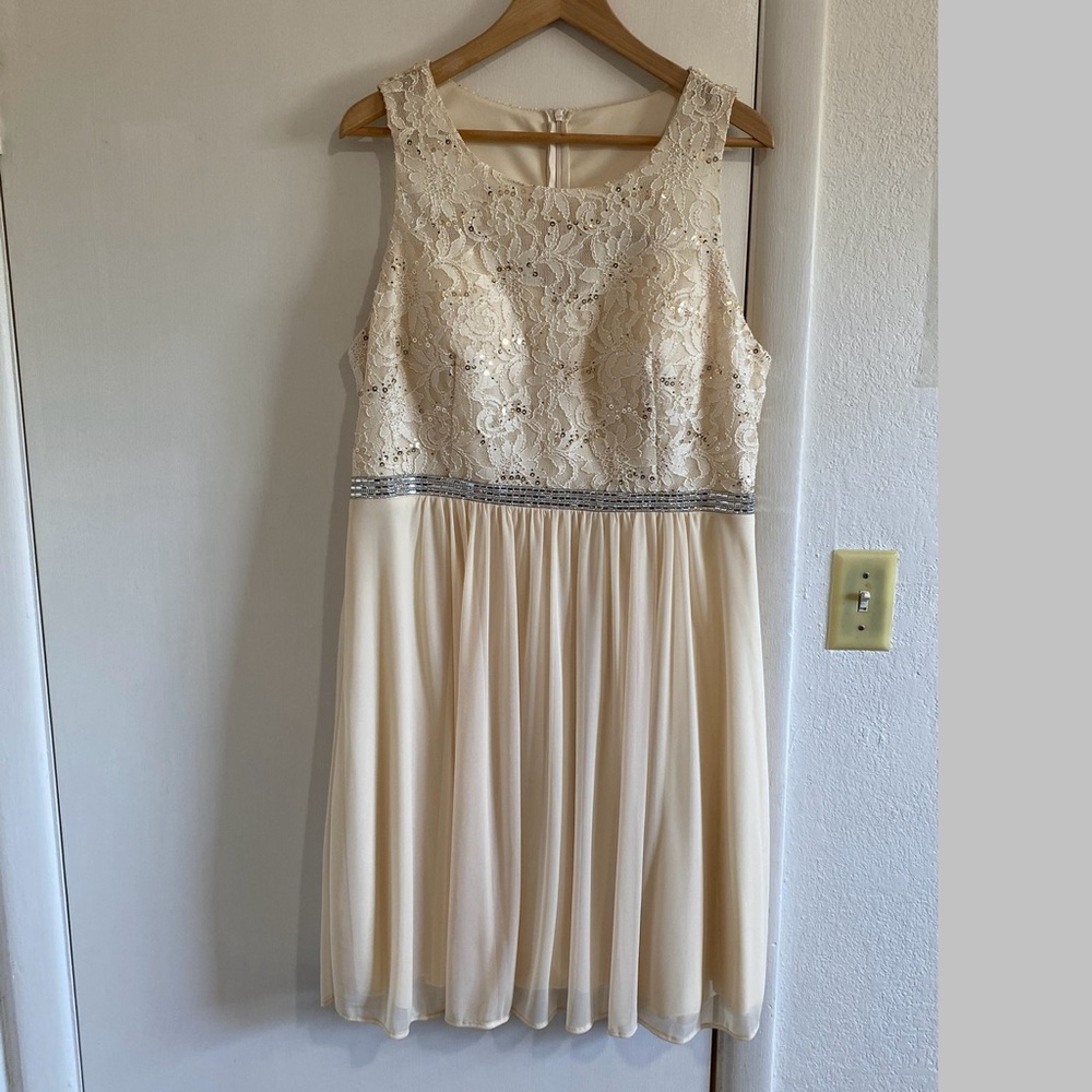 Elegant Cream Lace Dress